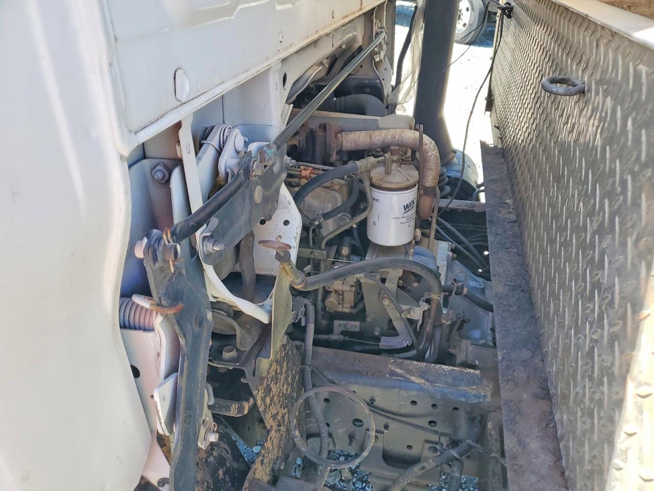 2000 ISUZU NPR photo 11