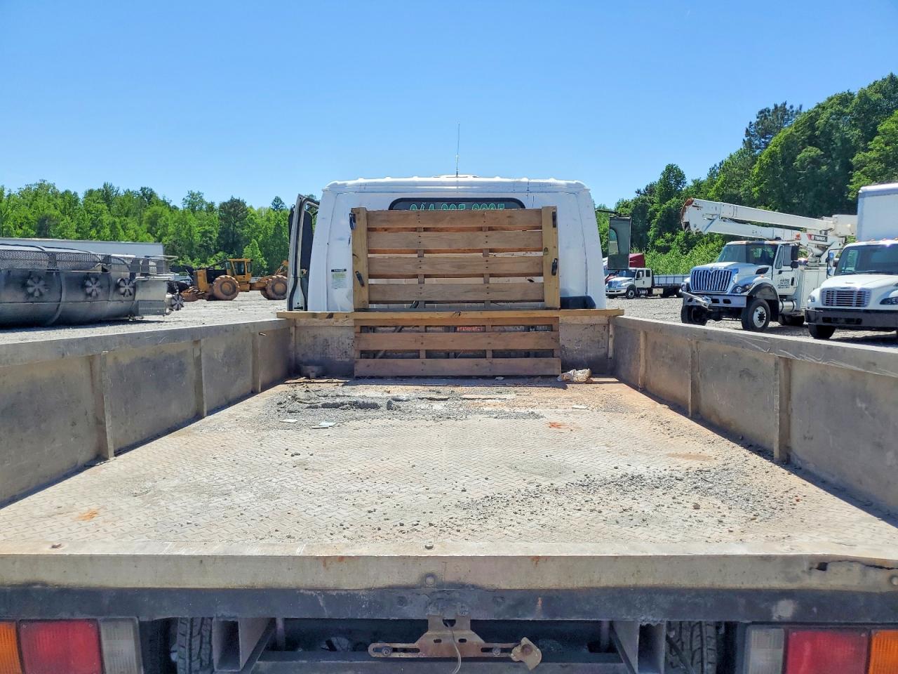 2000 ISUZU NPR photo 10