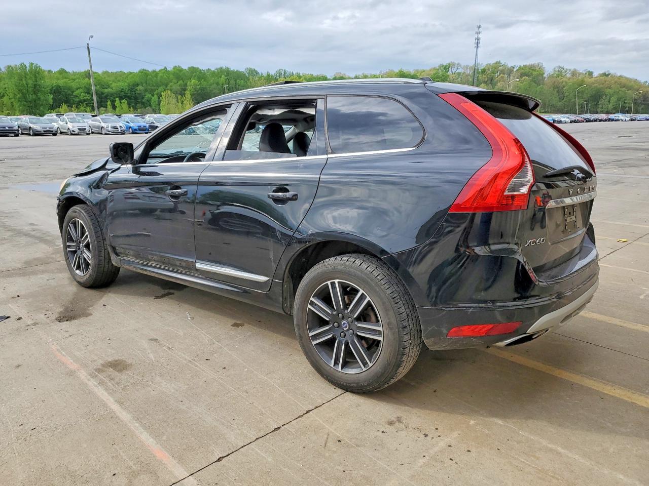 2017 VOLVO XC60 T5 DYNAMIC photo 3