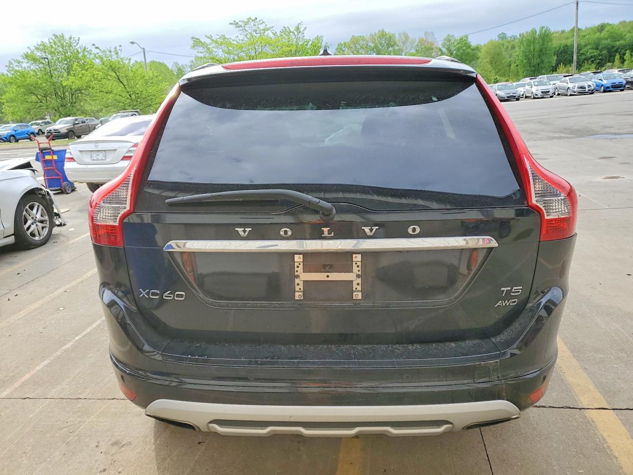 2017 VOLVO XC60 T5 DYNAMIC photo 11