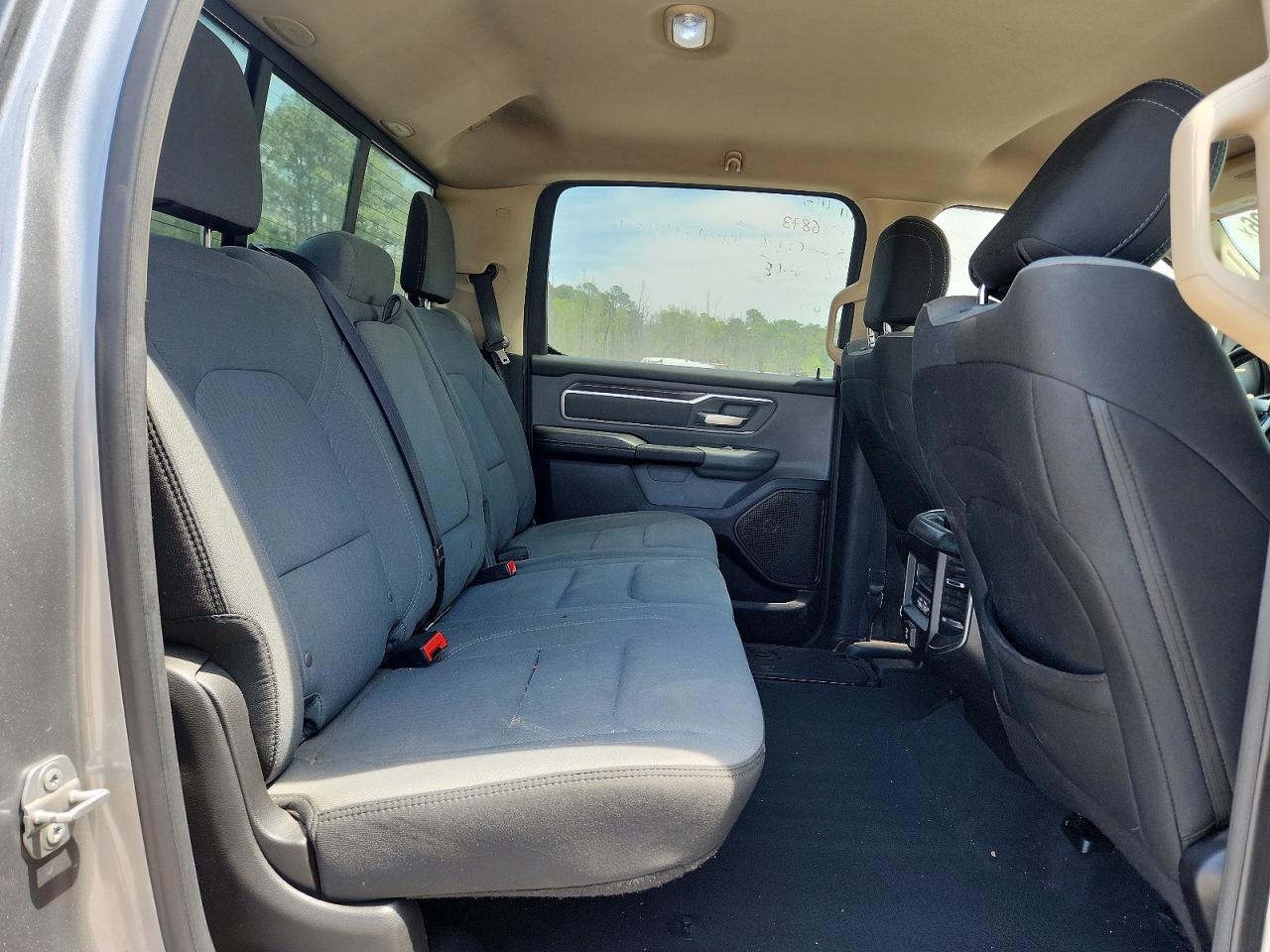 2019 RAM 1500 BIG HORN photo 19