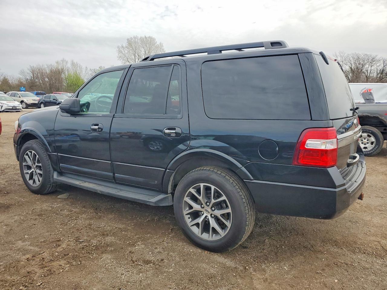 2015 FORD EXPEDITION XLT photo 4