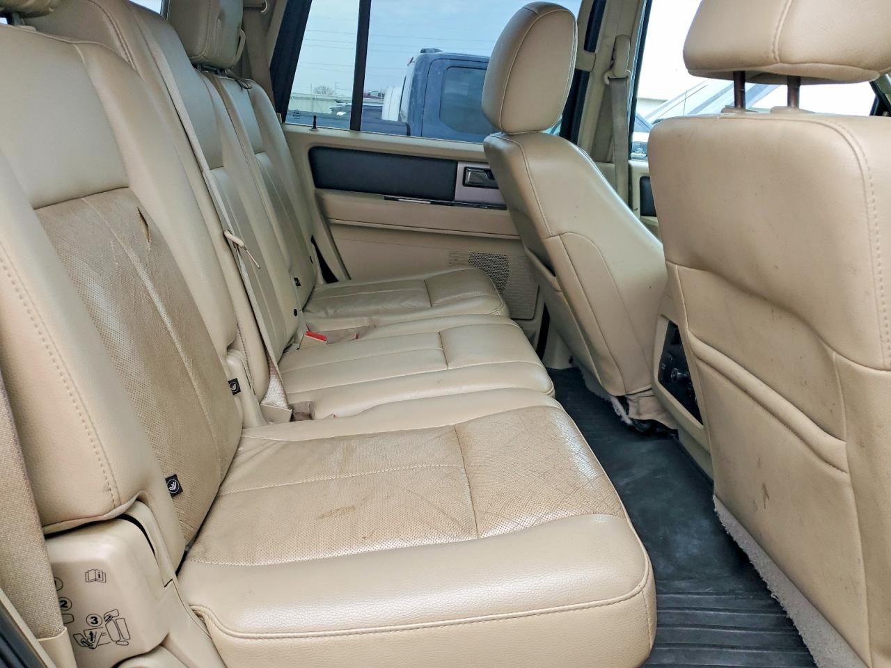 2015 FORD EXPEDITION XLT photo 31