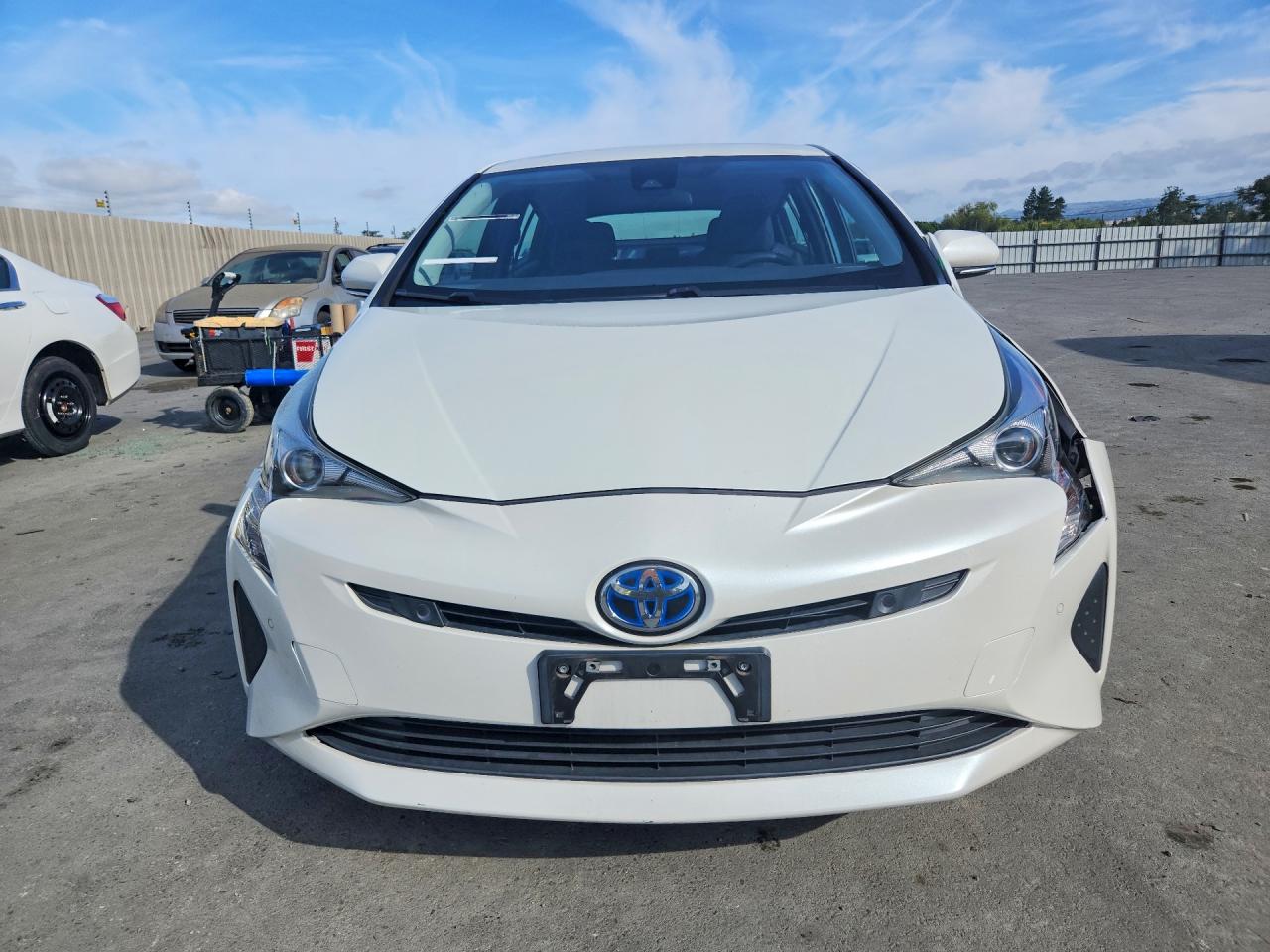 2017 TOYOTA PRIUS TWO photo 9