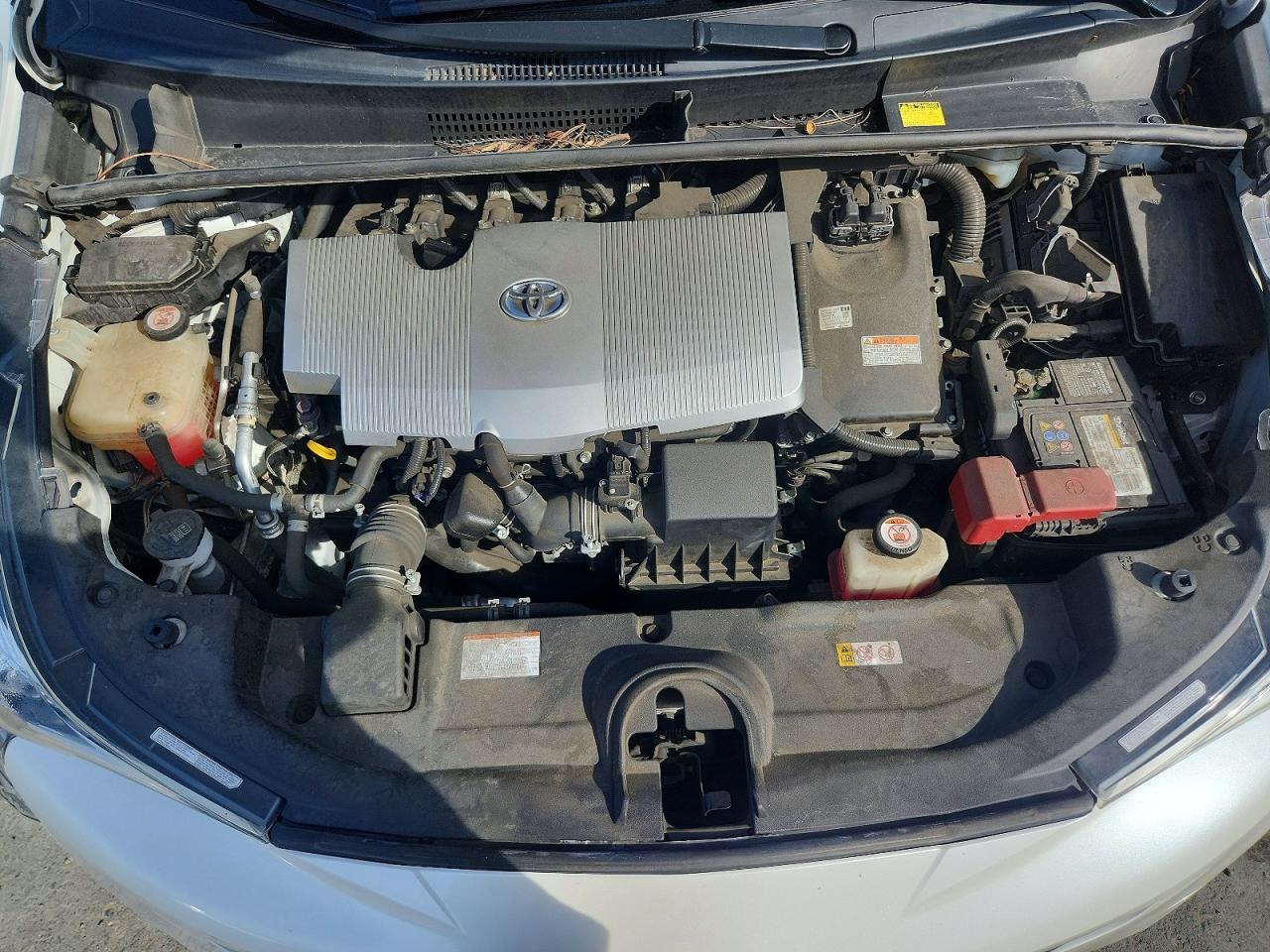 2017 TOYOTA PRIUS TWO photo 21