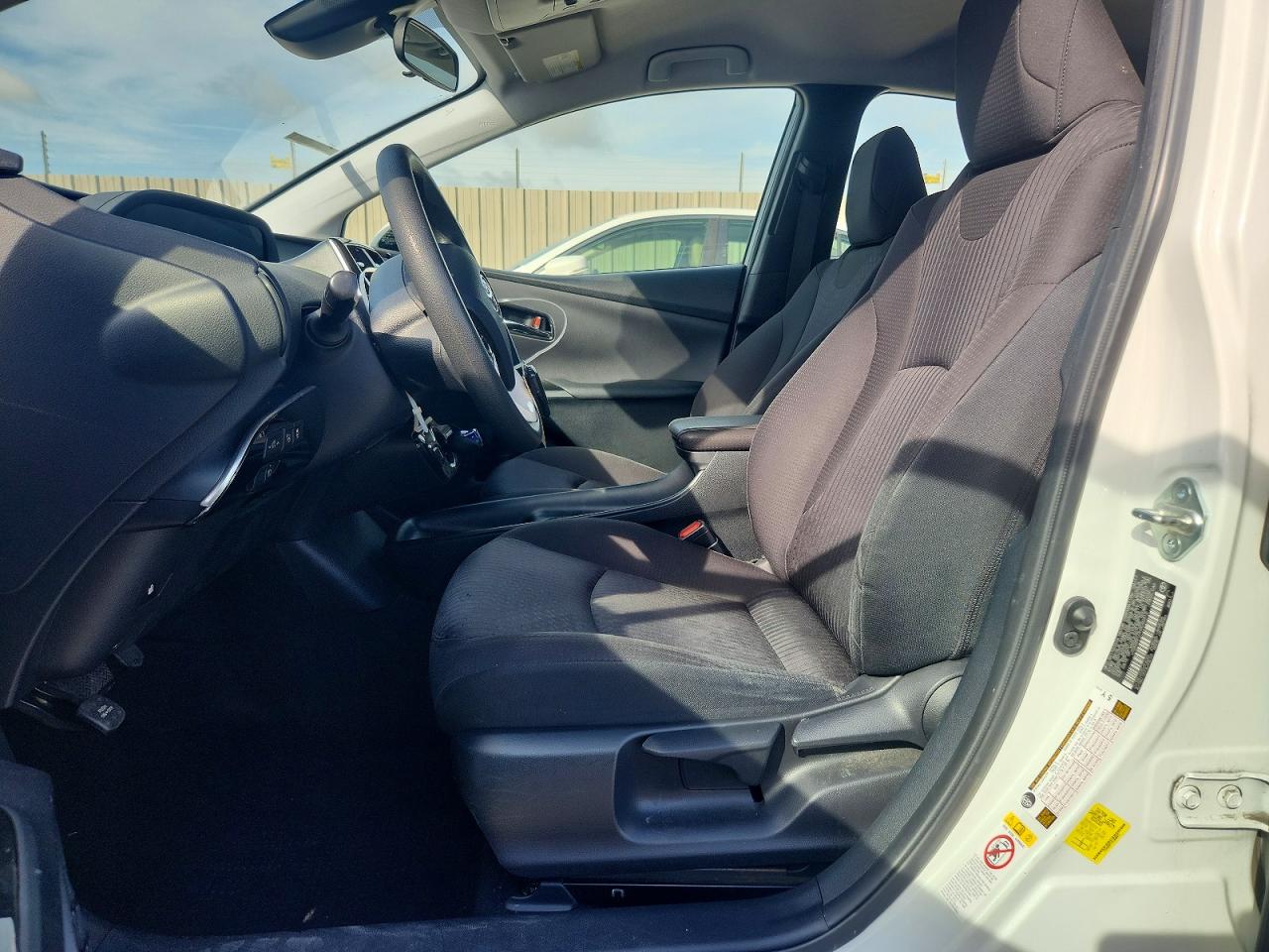 2017 TOYOTA PRIUS TWO photo 13