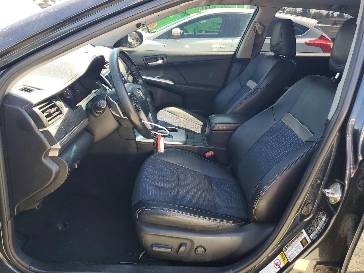 2013 TOYOTA CAMRY SE photo 13