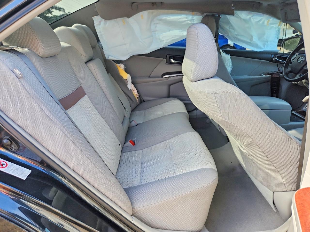 2012 TOYOTA CAMRY XLE photo 28