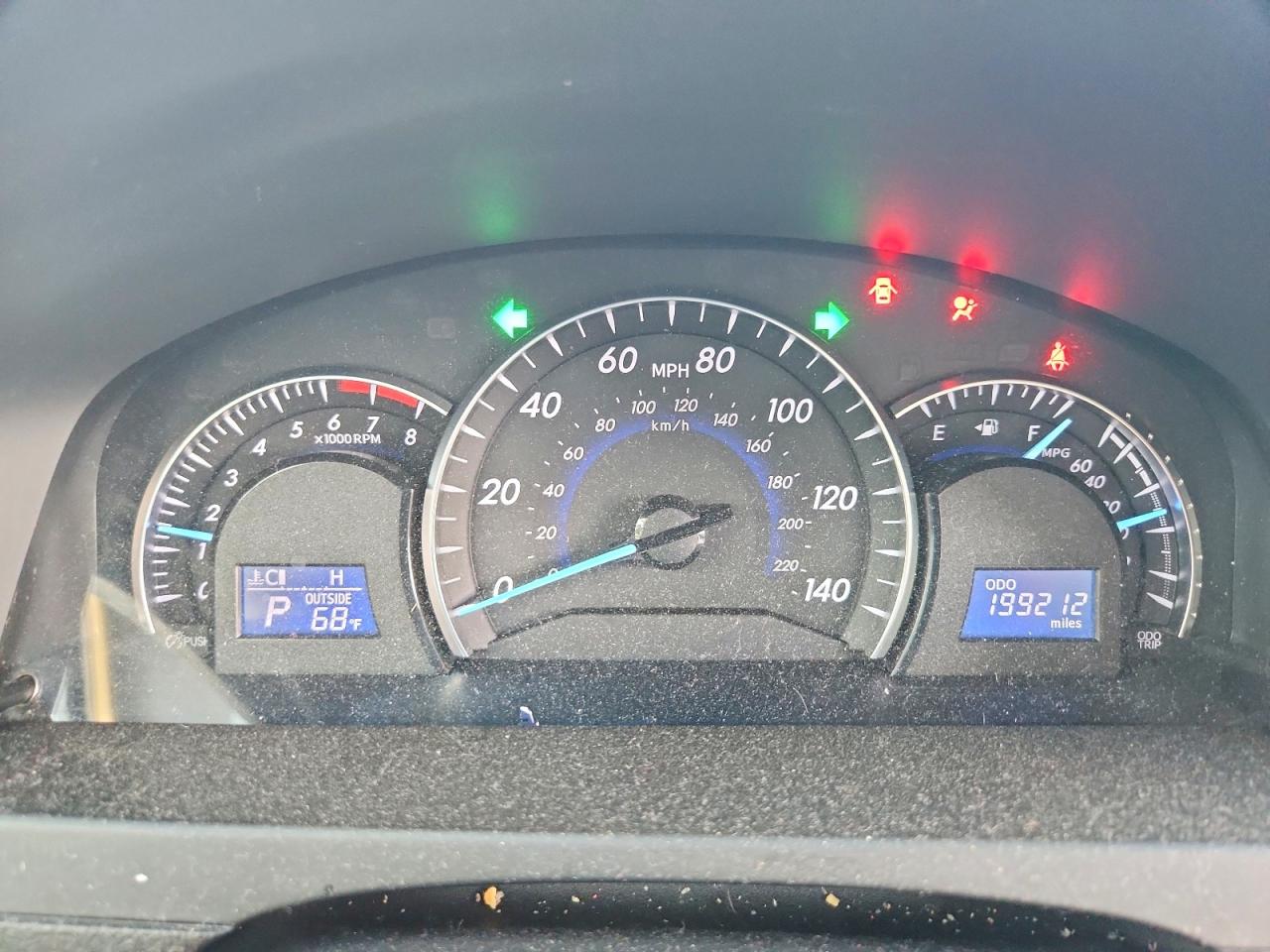 2012 TOYOTA CAMRY XLE photo 25