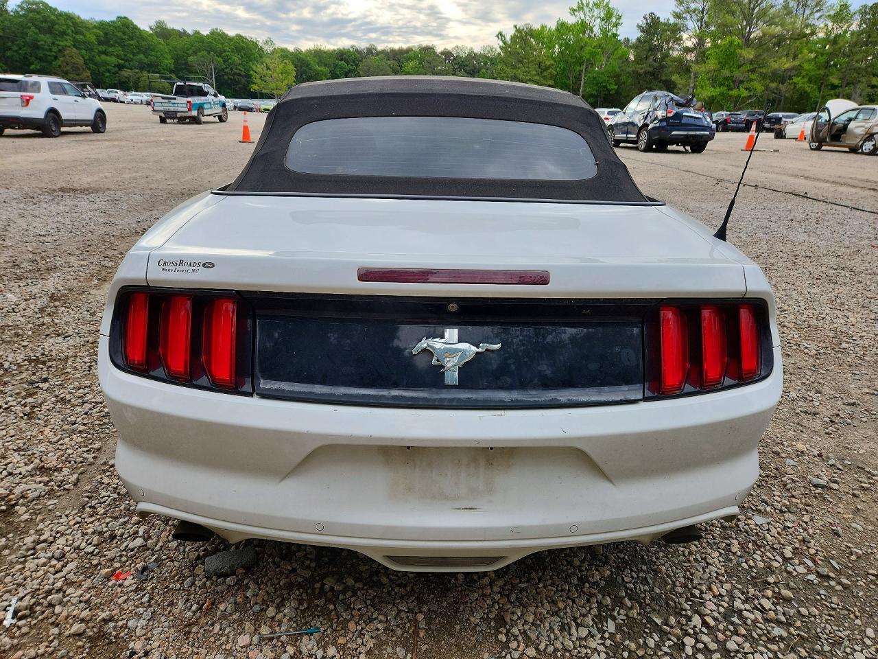 2015 FORD MUSTANG photo 6