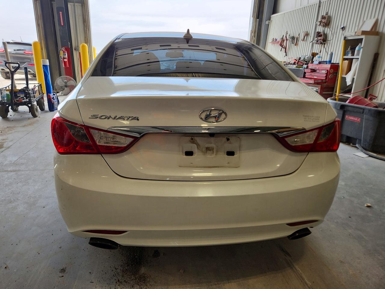 2012 HYUNDAI SONATA SE photo 11