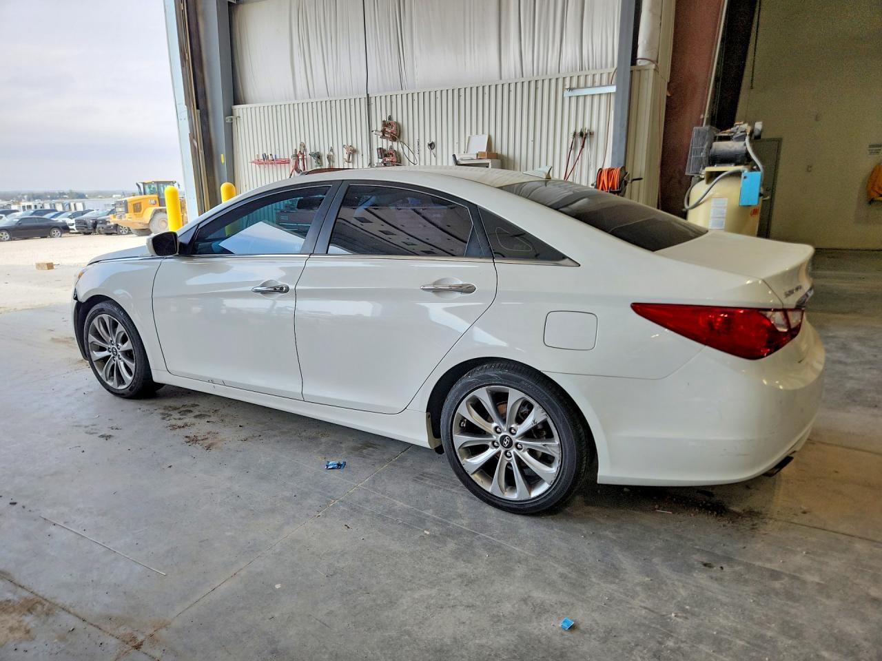 2012 HYUNDAI SONATA SE photo 3