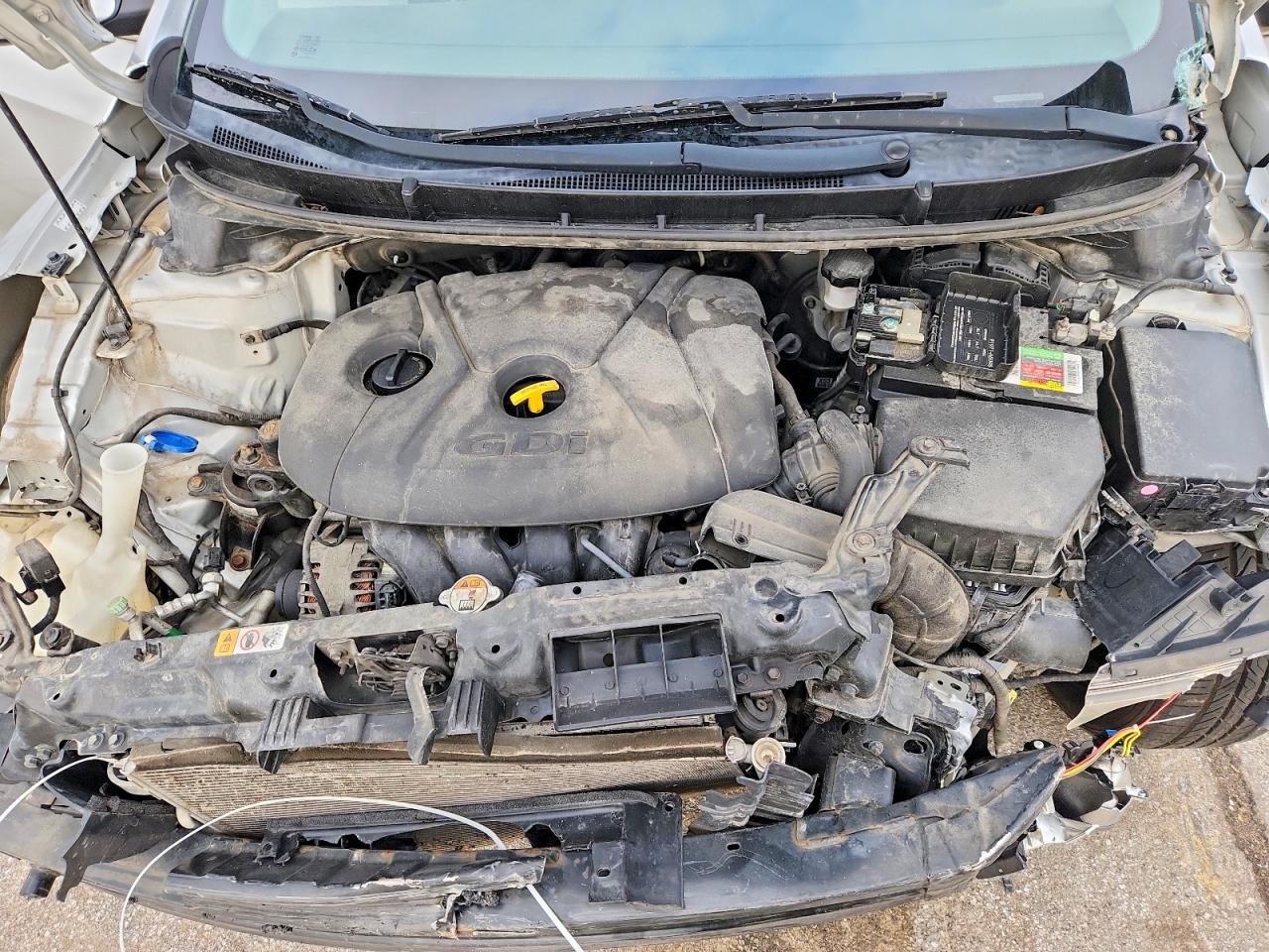 2016 HYUNDAI ELANTRA GT BASE photo 11