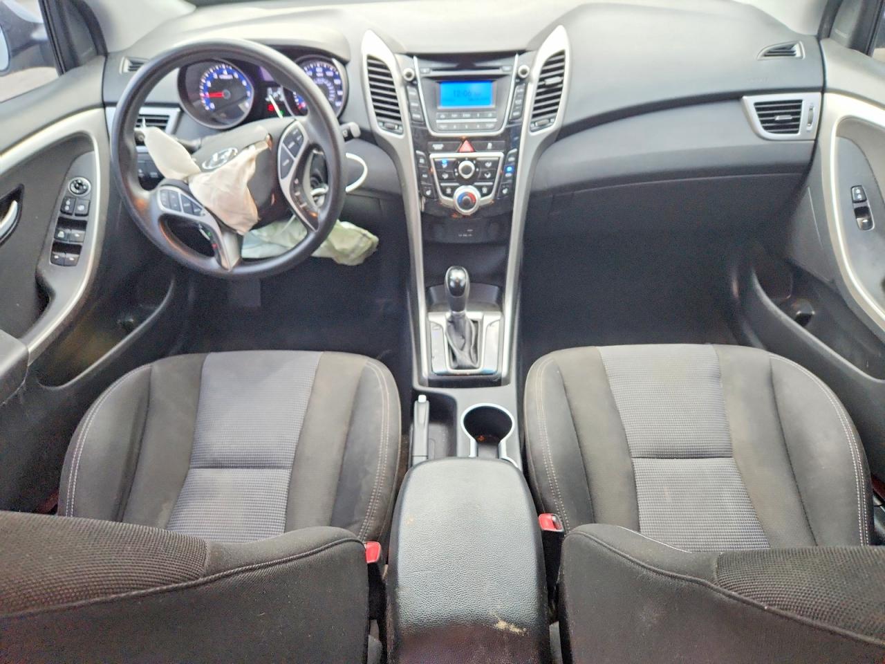 2016 HYUNDAI ELANTRA GT BASE photo 8