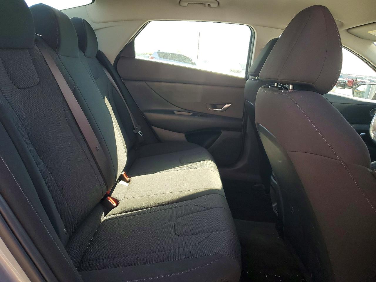 2025 HYUNDAI ELANTRA SE photo 28