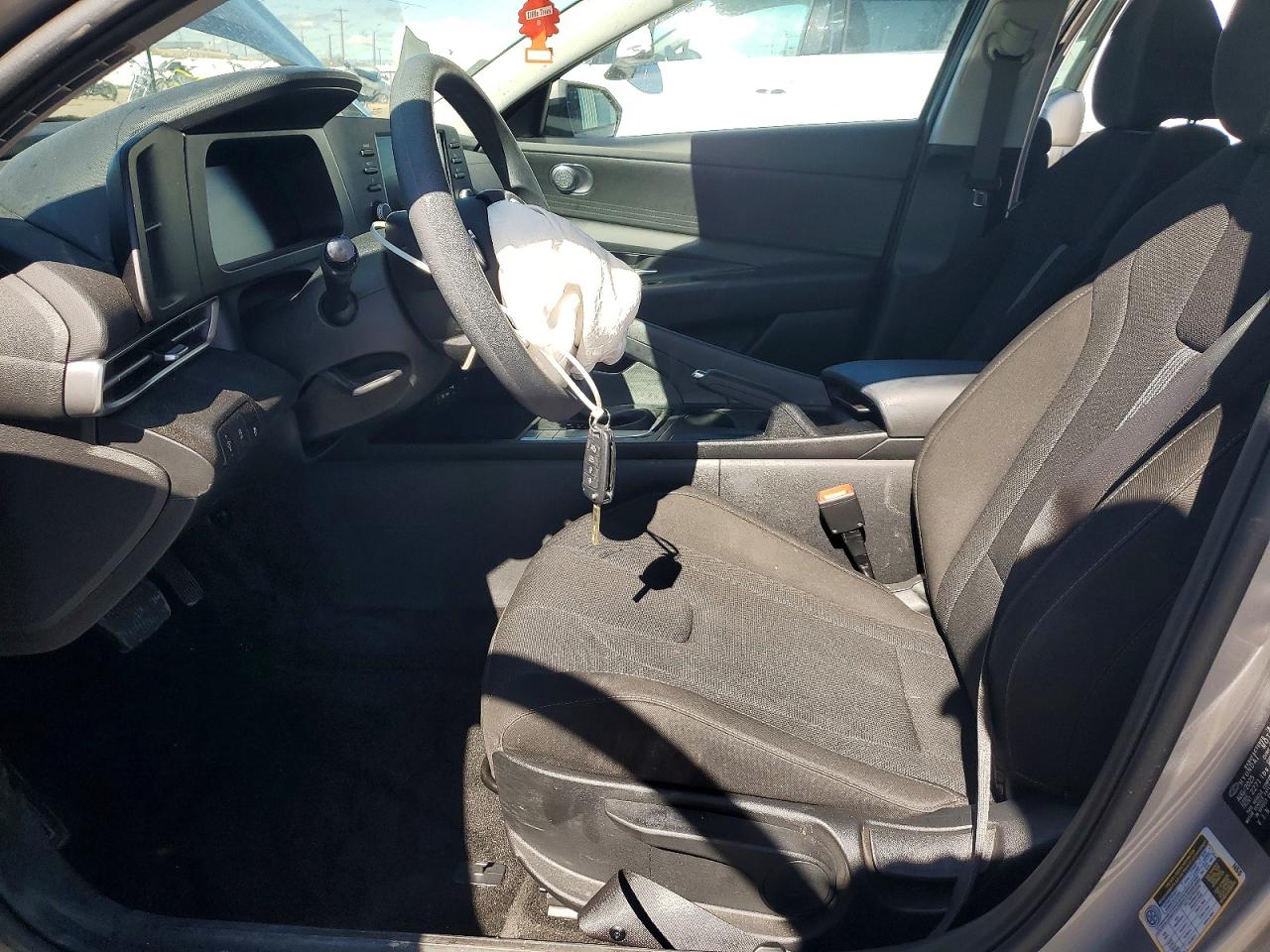 2025 HYUNDAI ELANTRA SE photo 19