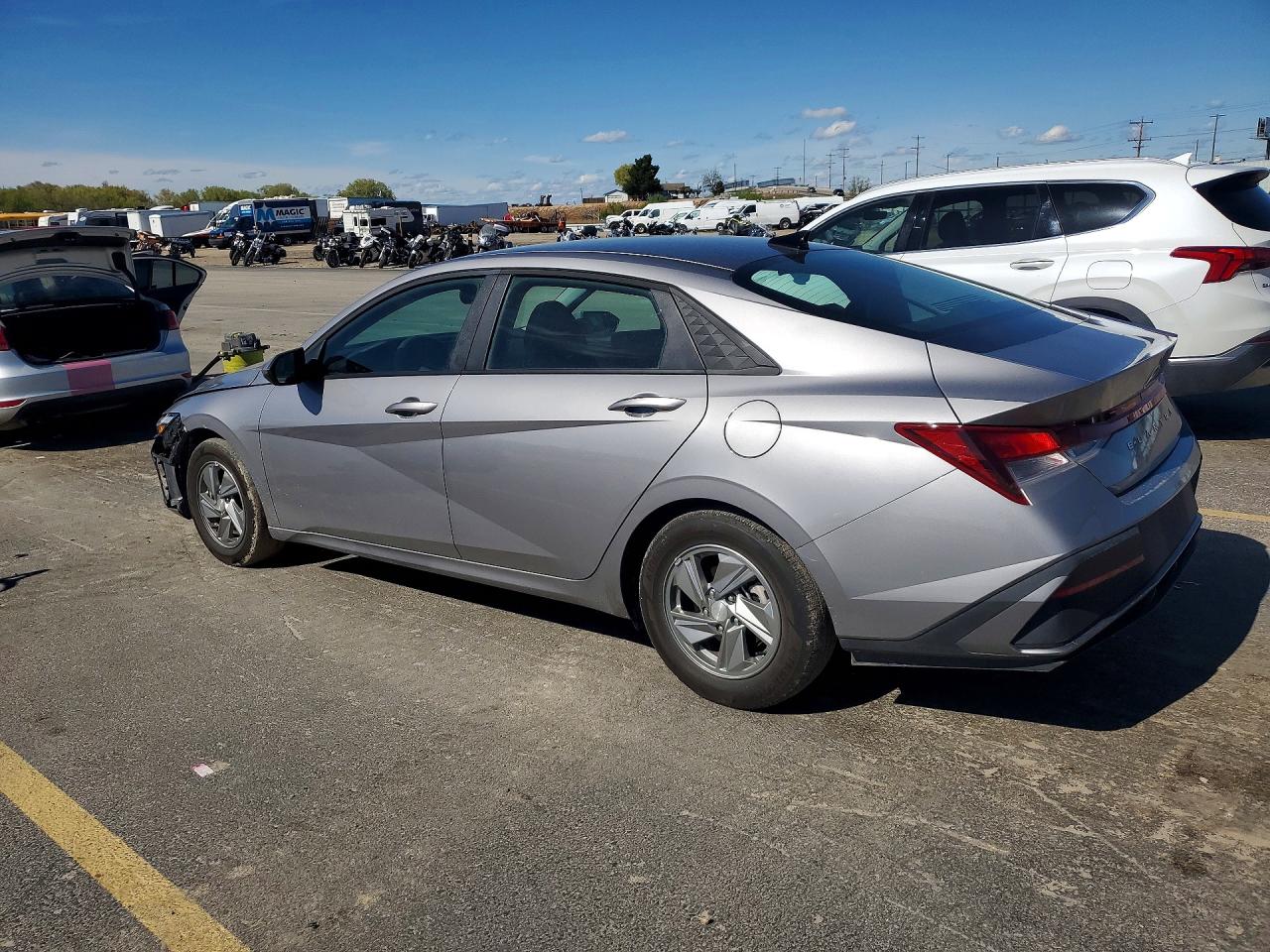 2025 HYUNDAI ELANTRA SE photo 4
