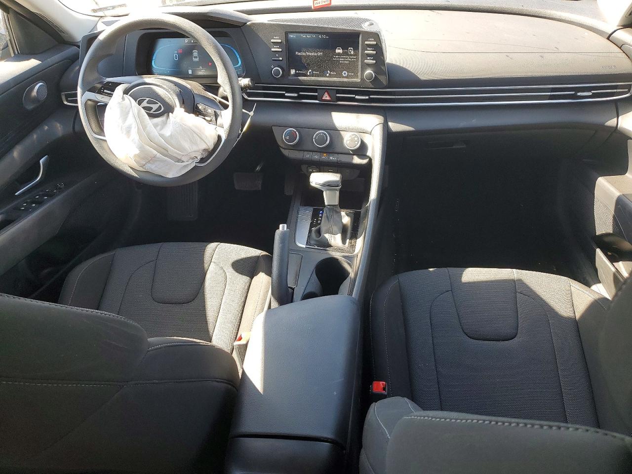 2025 HYUNDAI ELANTRA SE photo 22