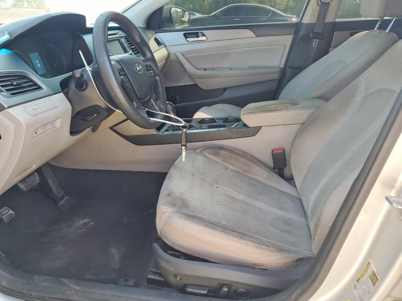 2015 HYUNDAI SONATA SE photo 19
