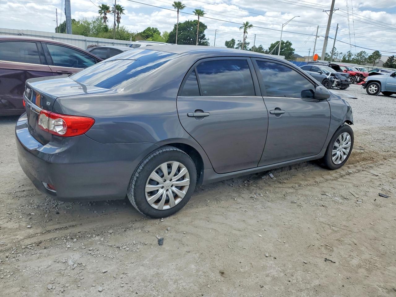 2013 TOYOTA COROLLA LE photo 5