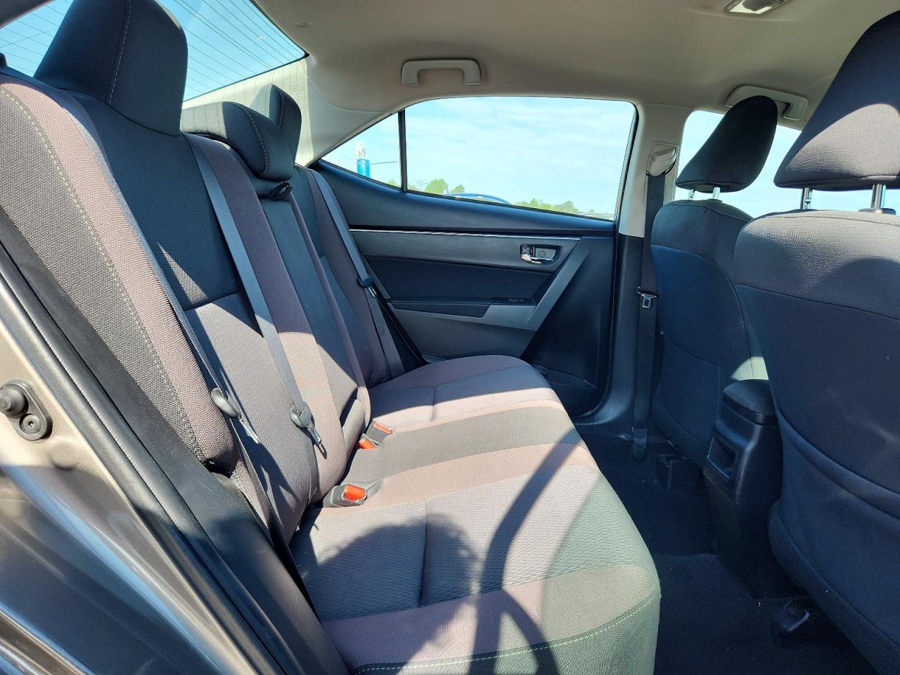 2018 TOYOTA COROLLA LE photo 19