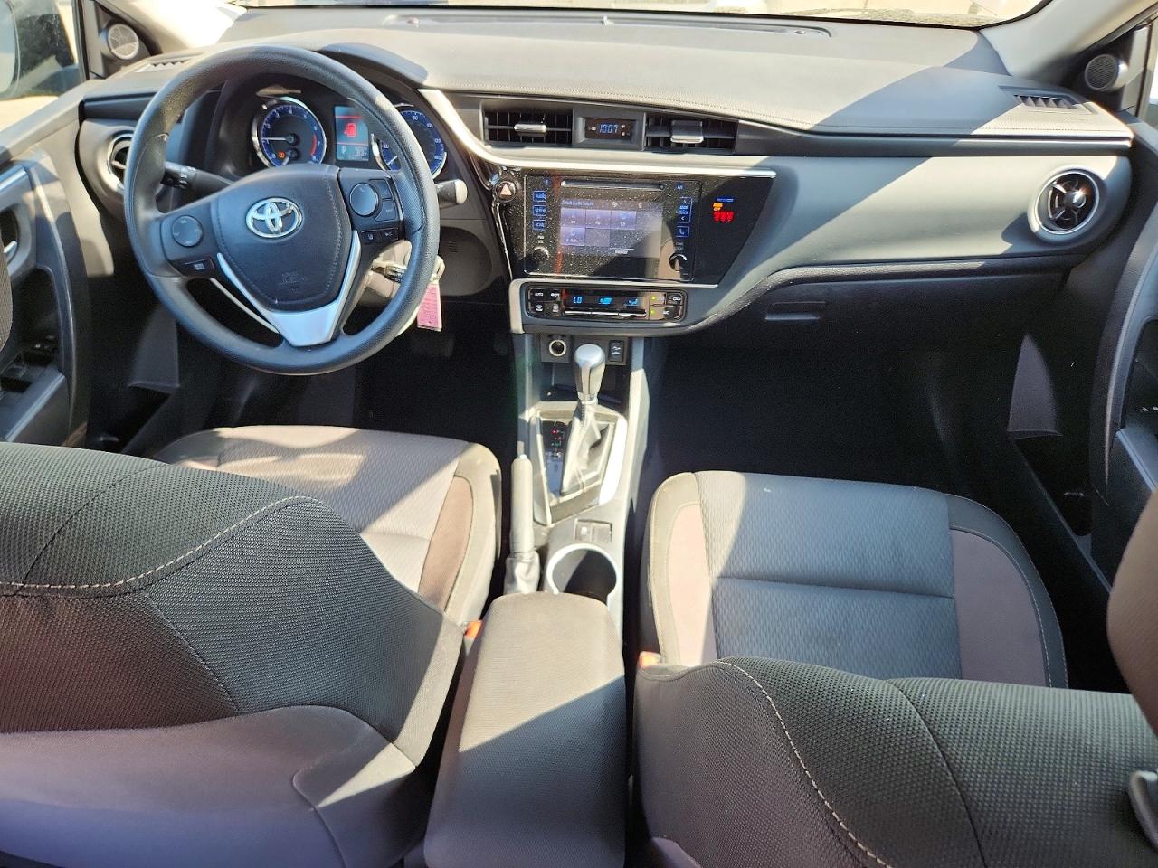 2018 TOYOTA COROLLA LE photo 15