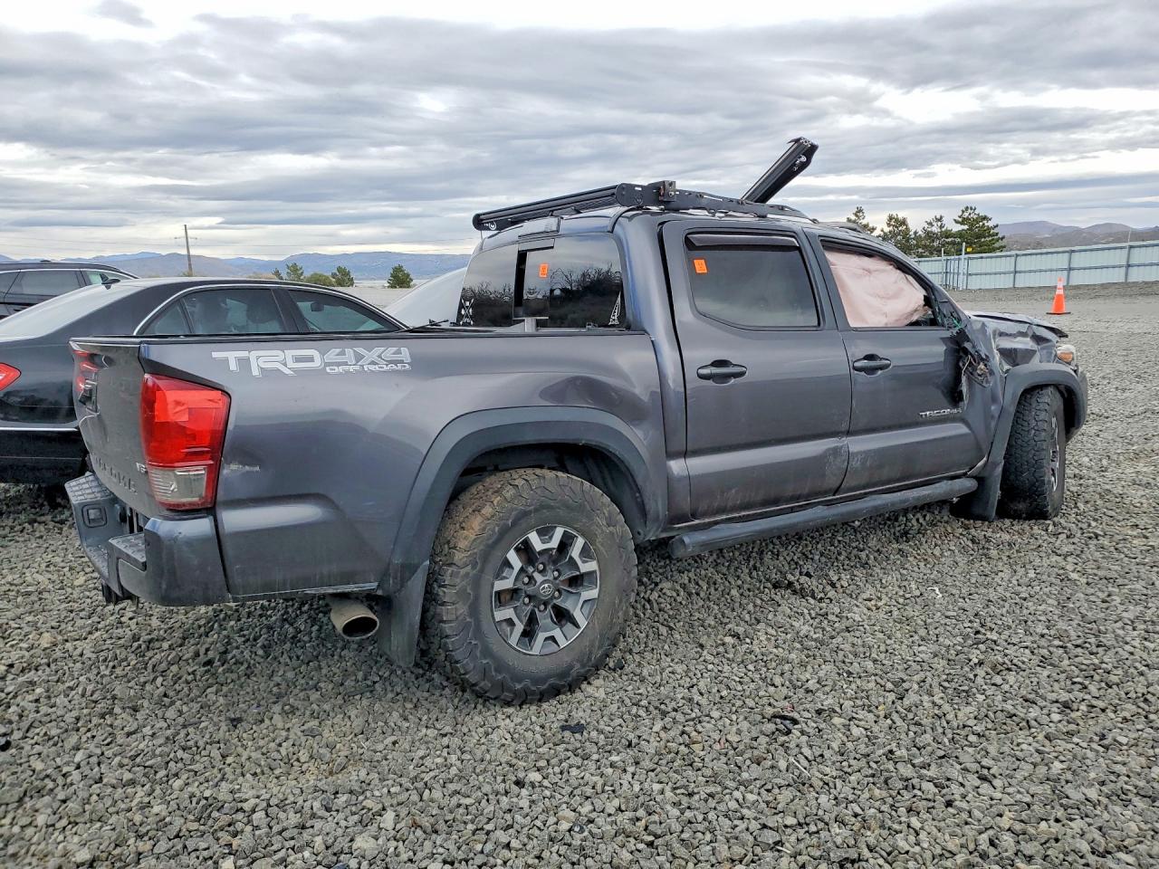 2017 TOYOTA TACOMA TRD OFF-ROAD photo 5