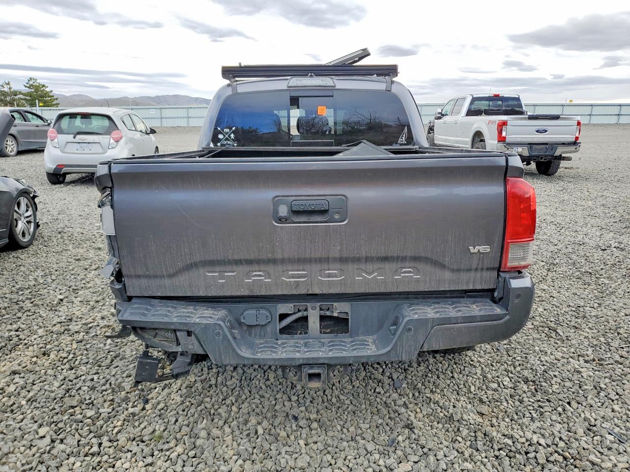 2017 TOYOTA TACOMA TRD OFF-ROAD photo 11