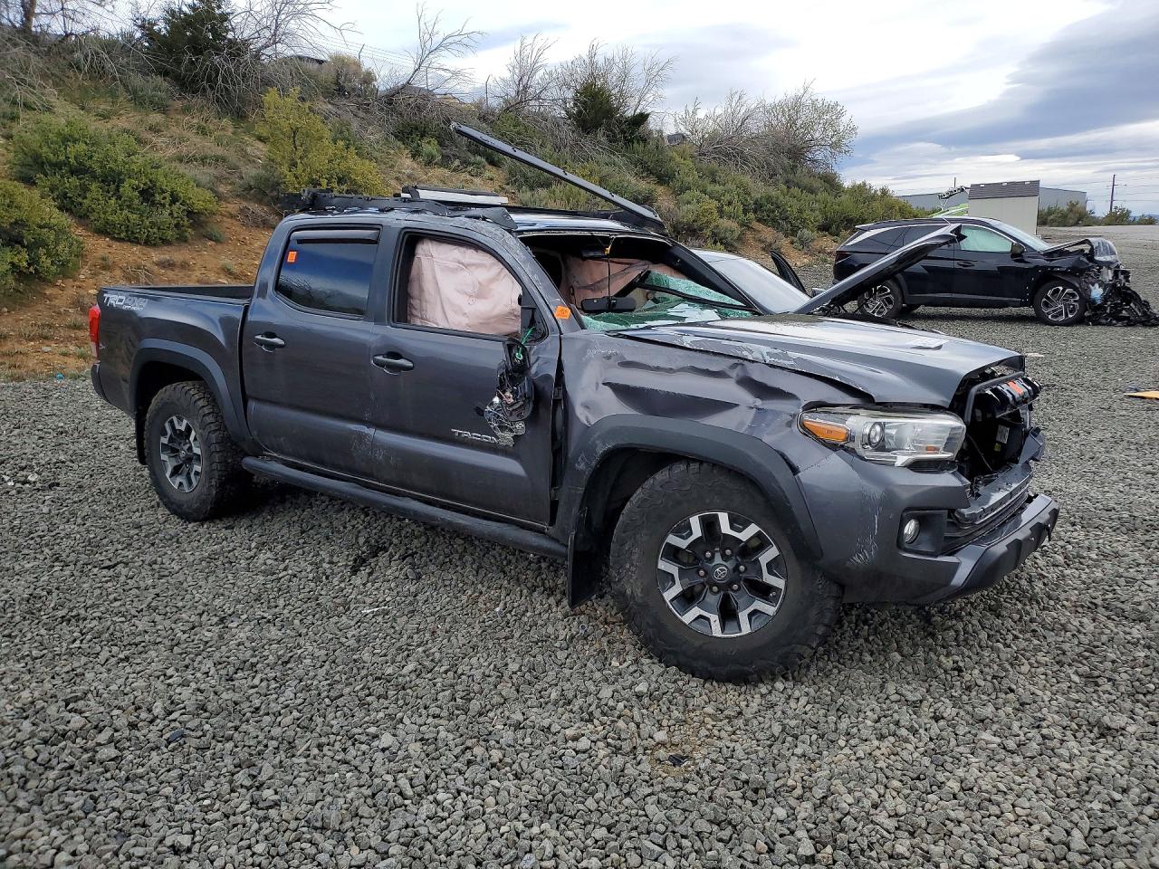 2017 TOYOTA TACOMA TRD OFF-ROAD photo 7
