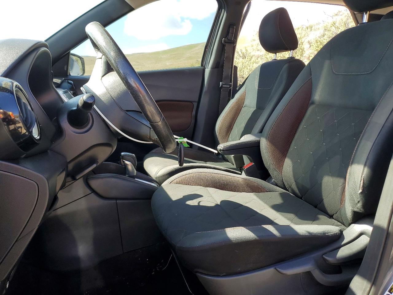 2020 NISSAN KICKS SR photo 7
