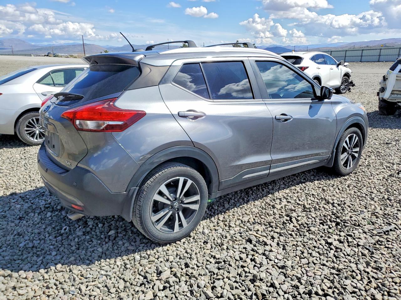 2020 NISSAN KICKS SR photo 3
