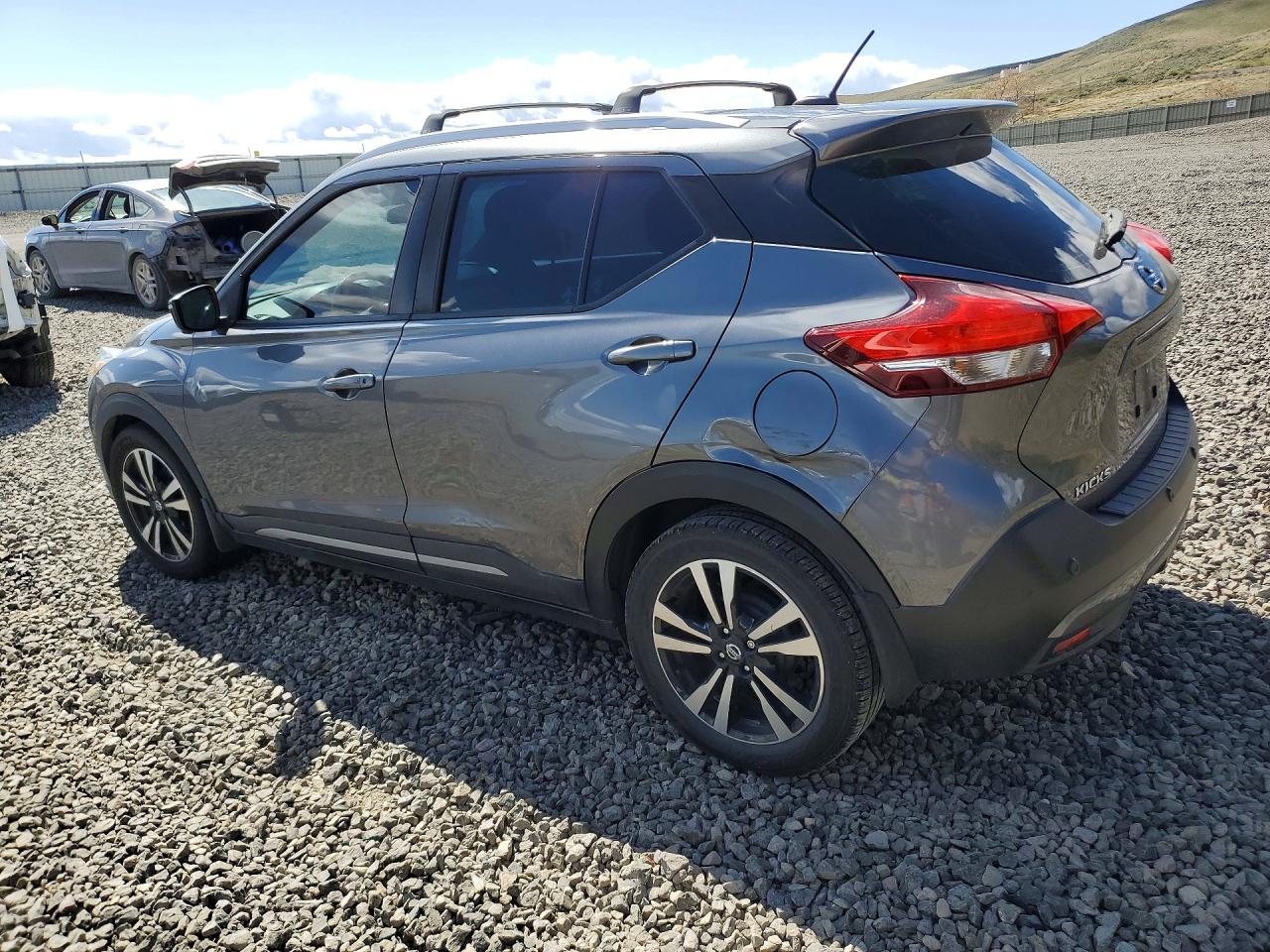 2020 NISSAN KICKS SR photo 2