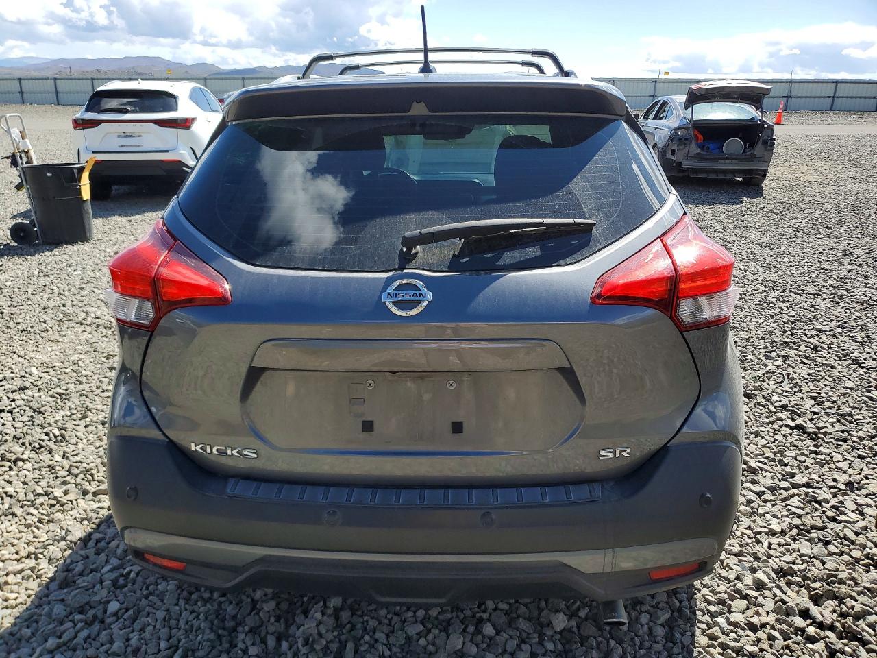 2020 NISSAN KICKS SR photo 6