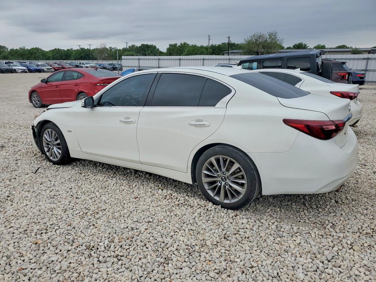 2018 INFINITI Q50 3.0T LUXE photo 3