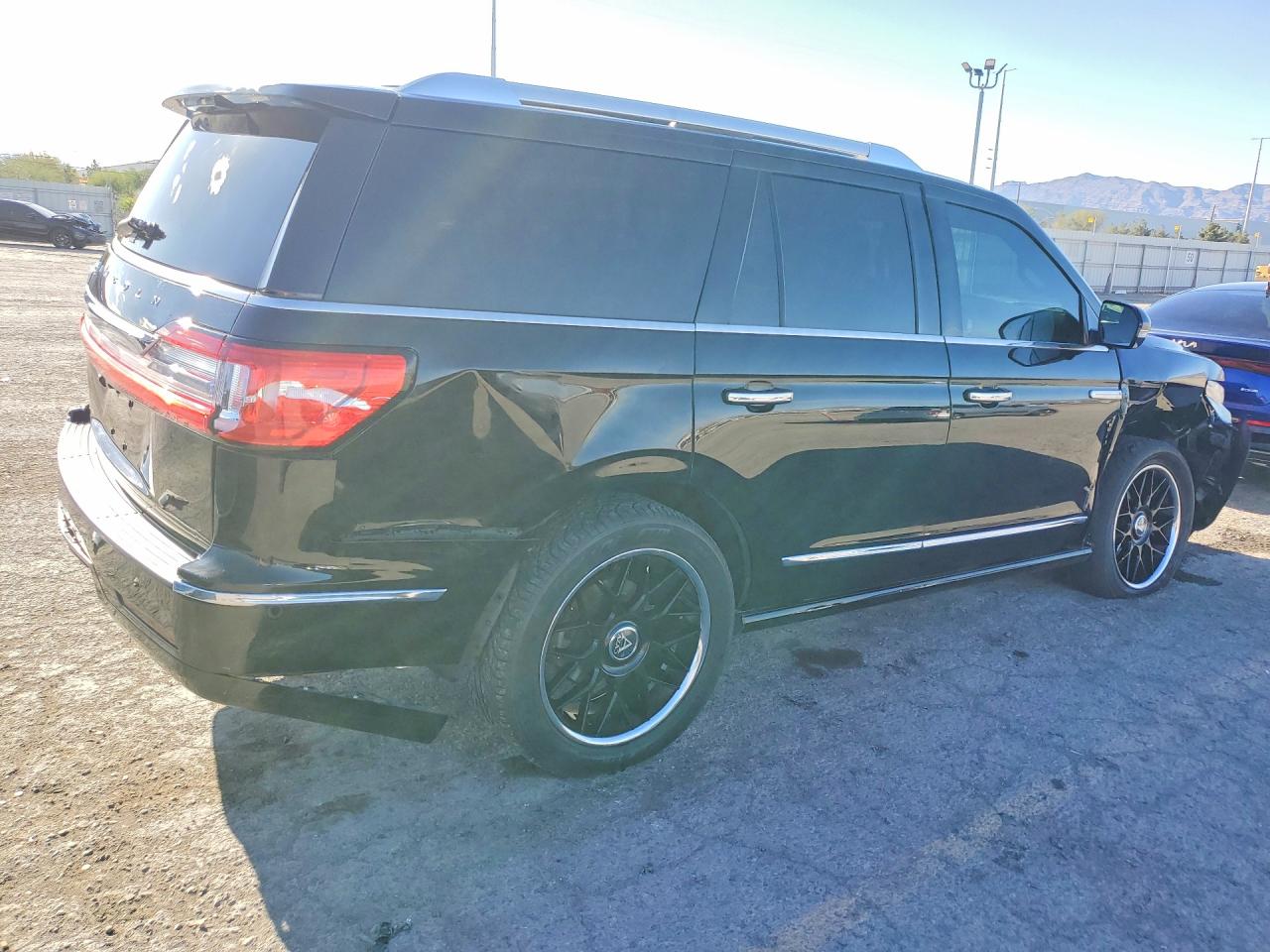 2018 LINCOLN NAVIGATOR RESERVE photo 5