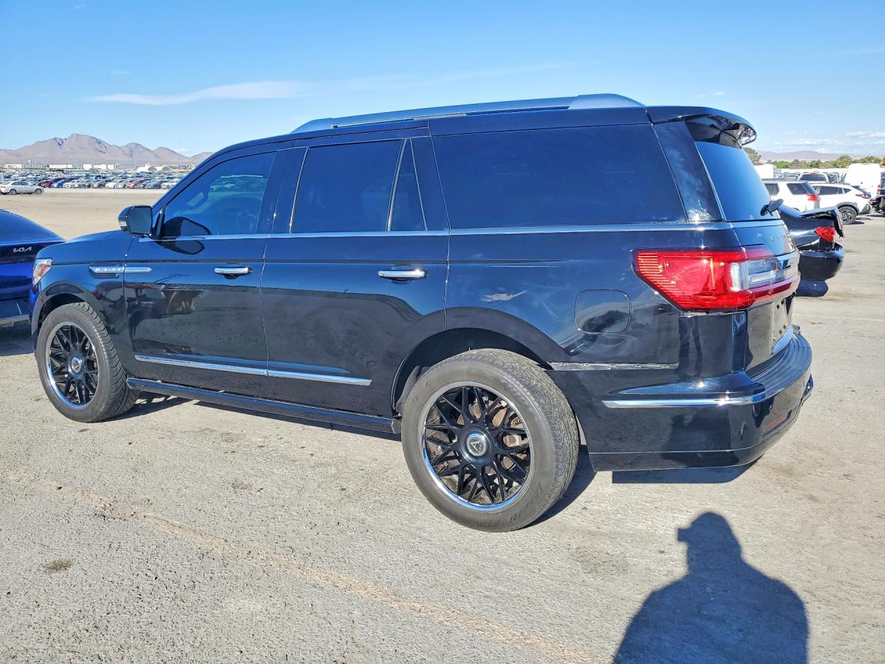 2018 LINCOLN NAVIGATOR RESERVE photo 3