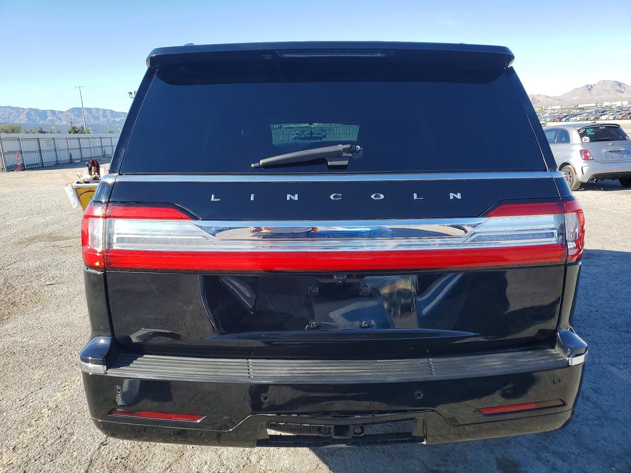 2018 LINCOLN NAVIGATOR RESERVE photo 11