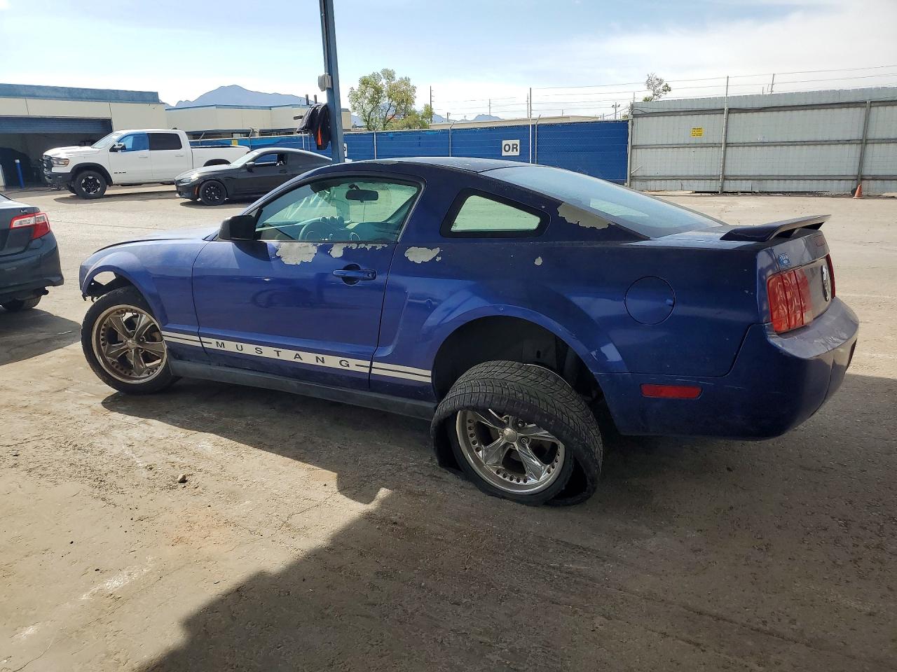 2005 FORD MUSTANG photo 4