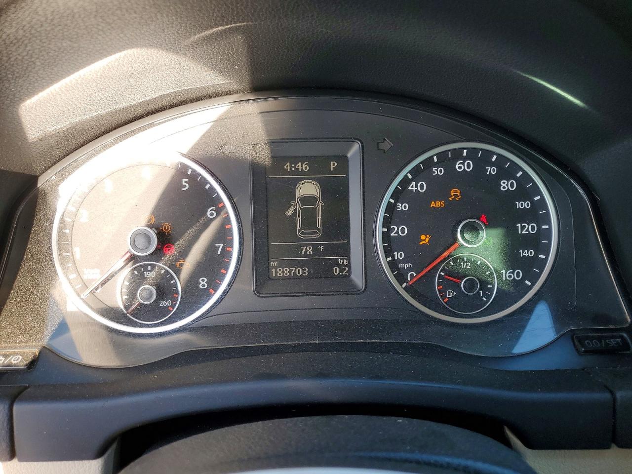 2013 VOLKSWAGEN TIGUAN S photo 25