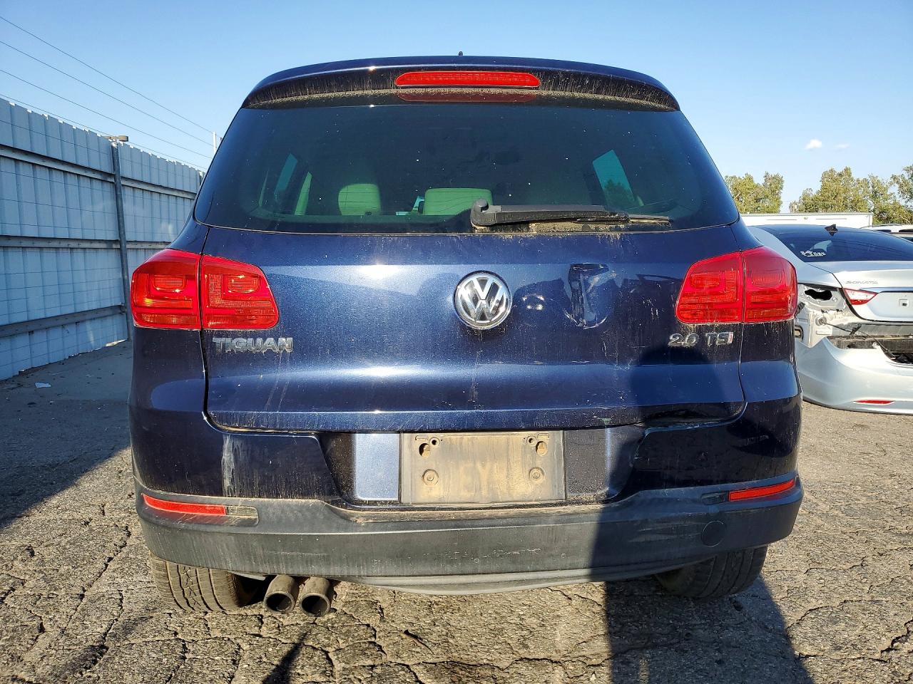 2013 VOLKSWAGEN TIGUAN S photo 16