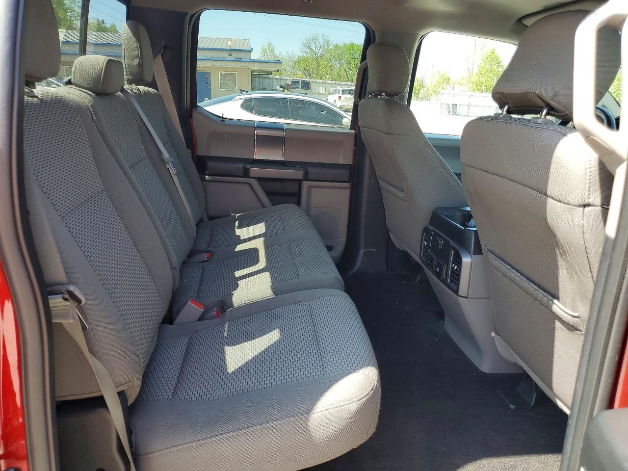2017 FORD F150 SUPERCREW photo 28