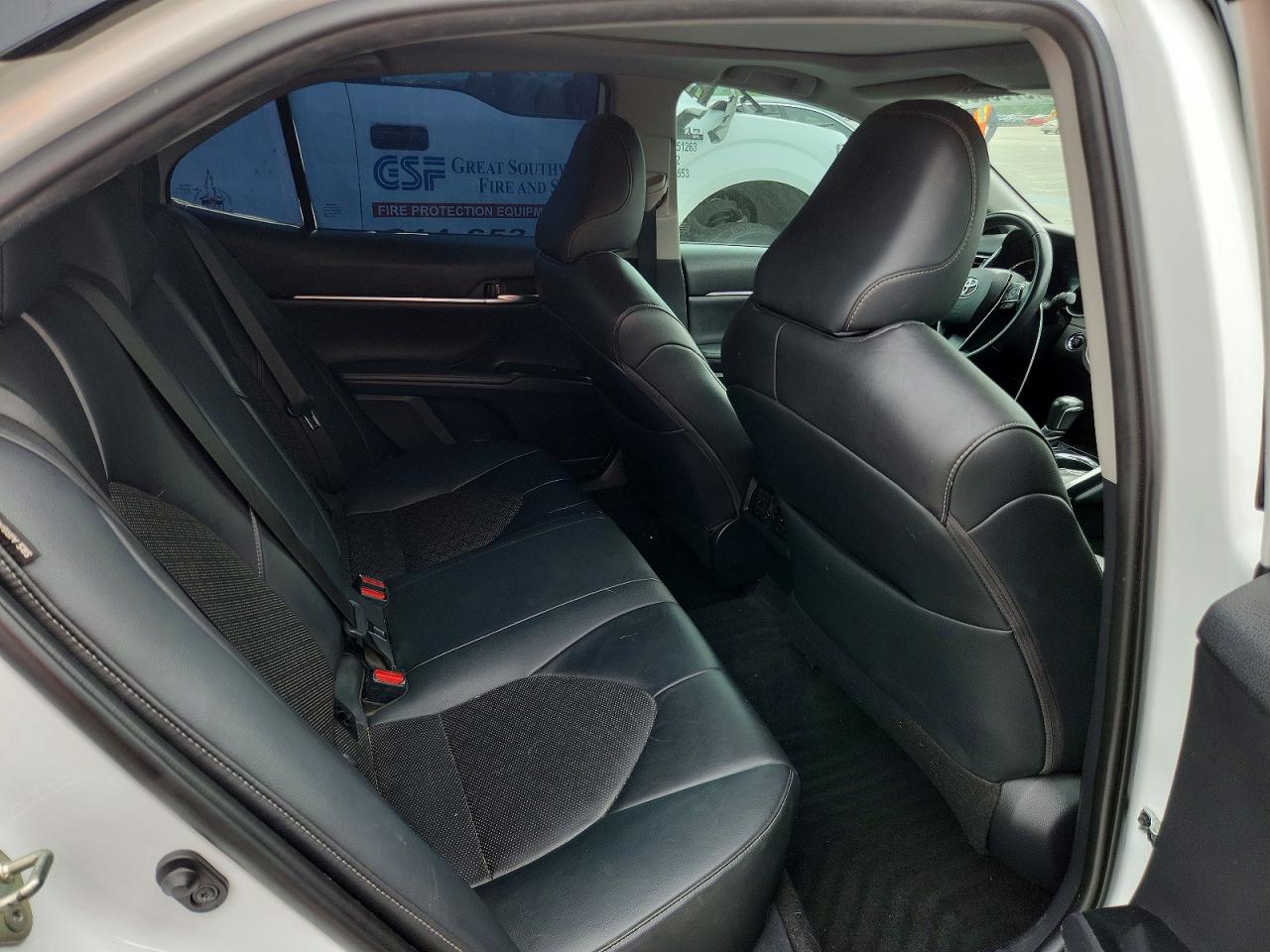 2019 TOYOTA CAMRY XSE photo 19