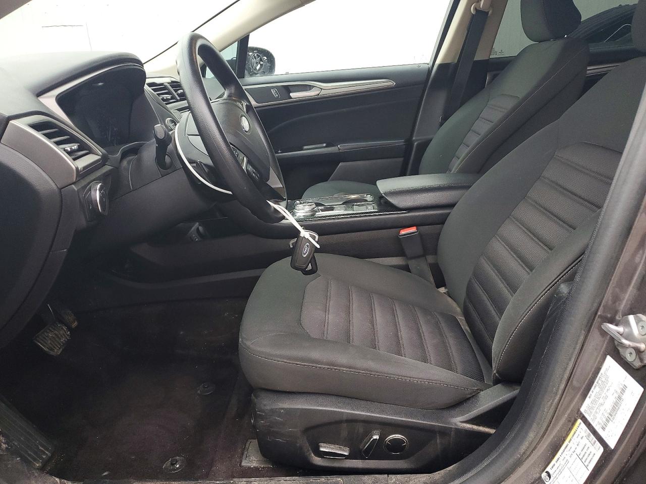2017 FORD FUSION SE photo 13