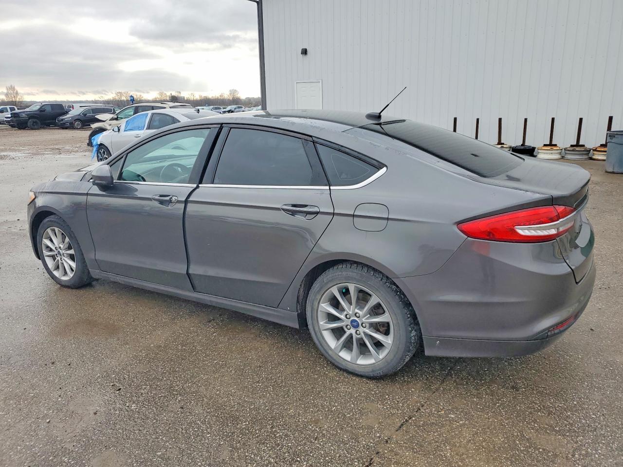 2017 FORD FUSION SE photo 3