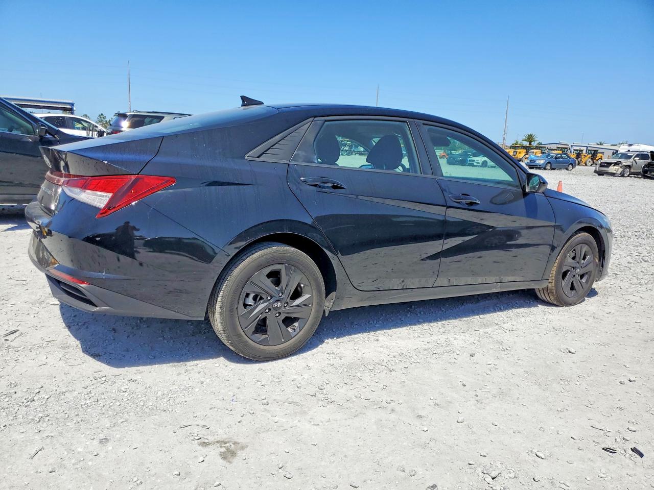 2023 HYUNDAI ELANTRA SEL photo 5