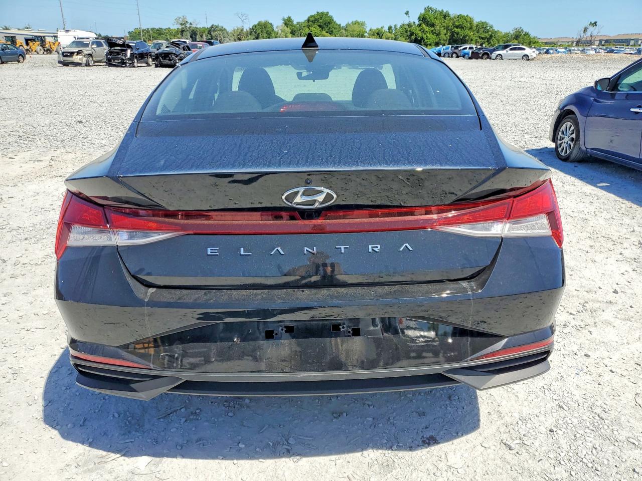 2023 HYUNDAI ELANTRA SEL photo 11