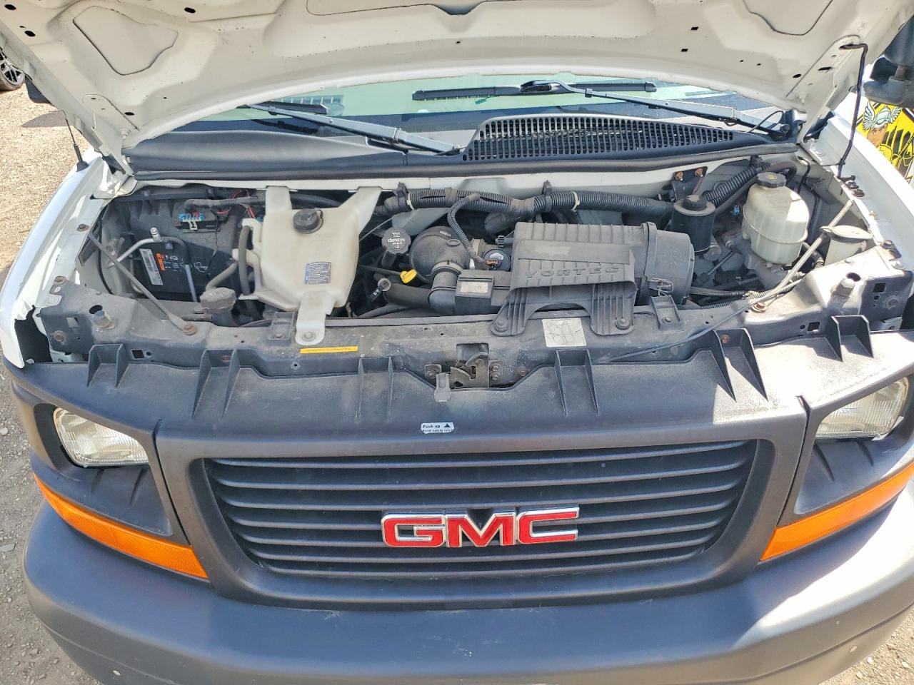 2013 GMC SAVANA BOX TRUCK photo 23