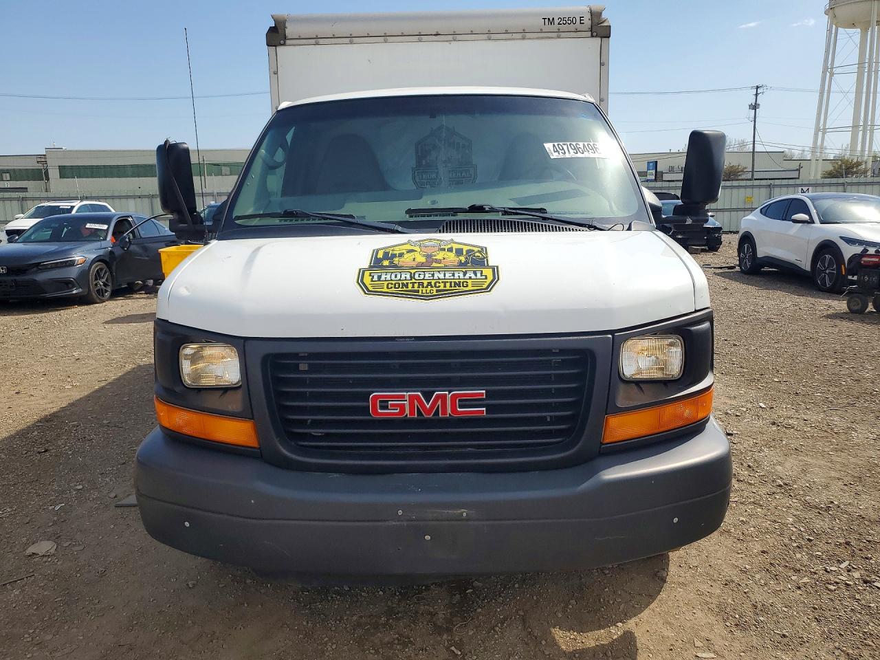 2013 GMC SAVANA BOX TRUCK photo 9