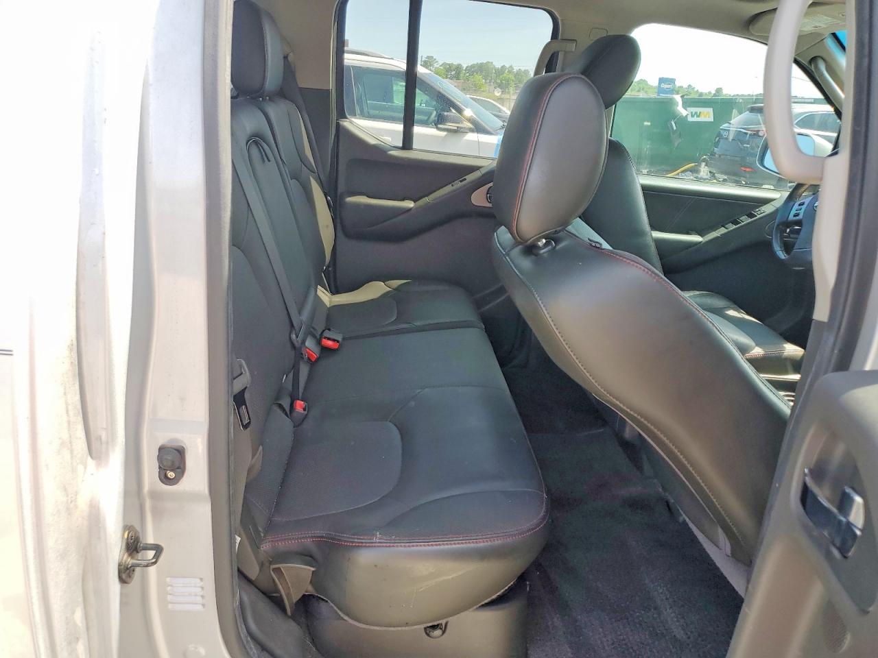 2011 NISSAN FRONTIER S photo 28