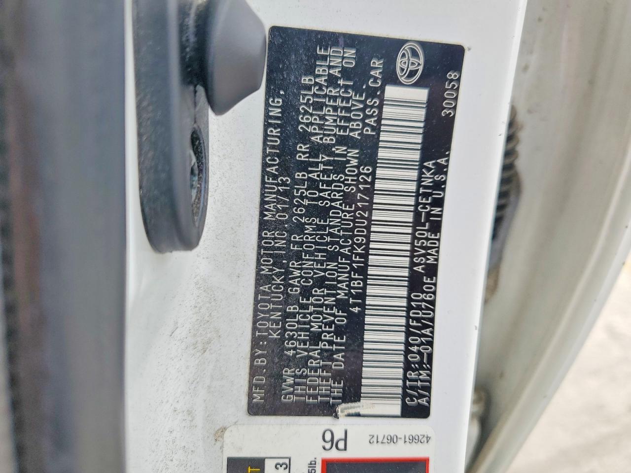 2013 TOYOTA CAMRY LE photo 23
